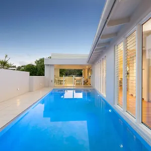  Holiday home Iconic Noosa House In Mcanally Drive Sunshine